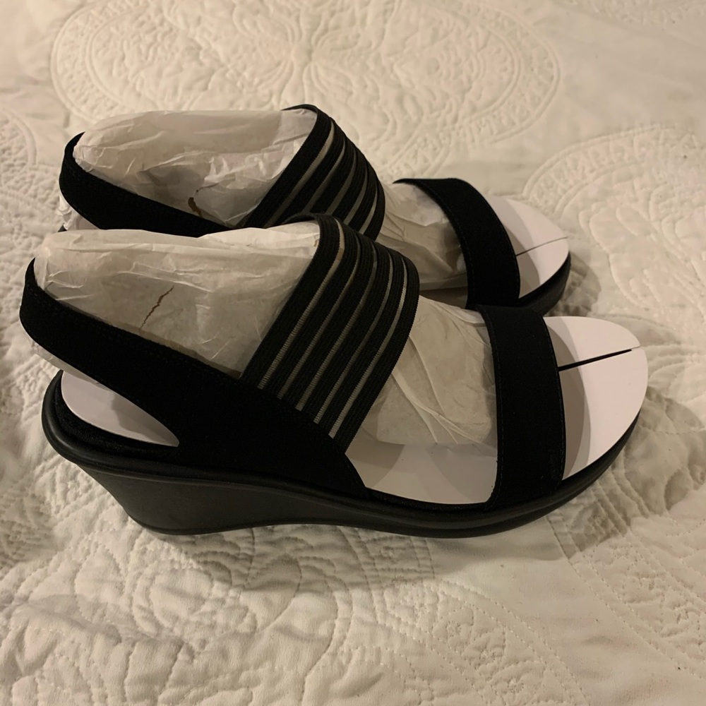 New Skechers Wedges
